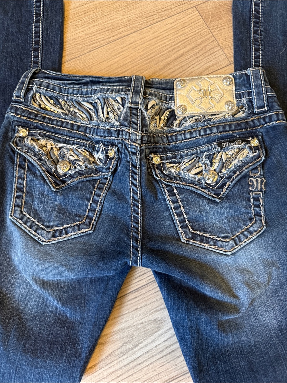 Miss me signature boot cut jeans silver sequin flap 27